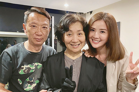 ◎ 蔡卓妍鮑起靜攝影師獲劇組神秘驚喜派對。