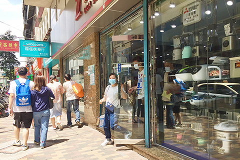 ◎ 用消費卡買電器是不少市民的心水選擇。