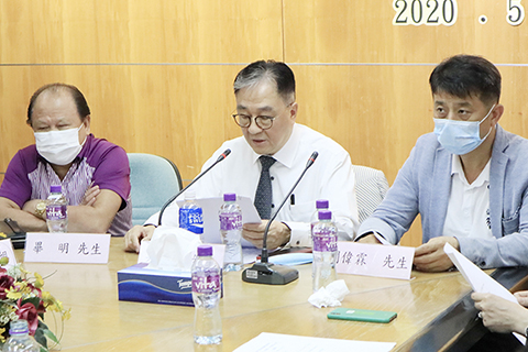 ◎ 澳門房地產聯合商會舉行會員大會,吳在權(中)回顧去年本澳樓宇市道。