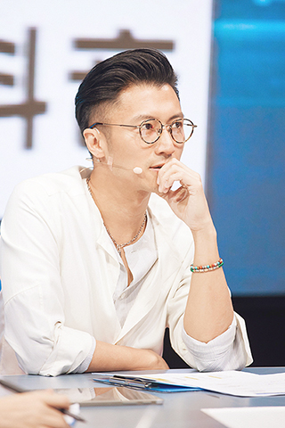 ◎ 謝霆鋒任《最強大腦》戰隊突圍賽發起人。