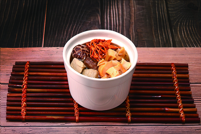 ◎ 蟲草花螺頭花菇雞湯