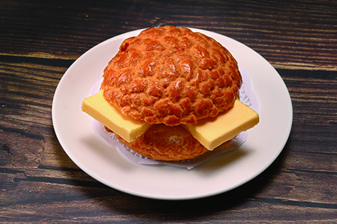 ◎ 厚切牛油菠蘿包