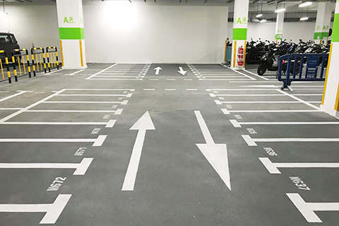 ◎ 關閘集合體育場館停車場增一七二個電單車泊位。