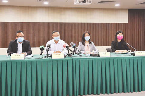 ◎ 交通事務局昨日突然舉行記者會,交代暑假期間調整巴士班次情況。