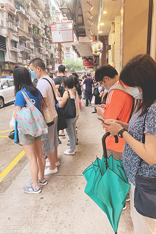 ◎ 暑假巴士減少二百班次,「兩巴」稱動態調整巴士班次或加開特班車疏導乘客。