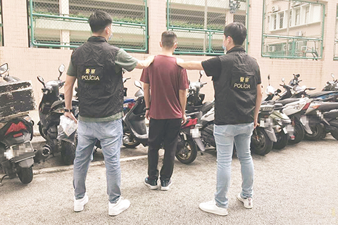 ◎ 一名男子偷駕他人電單車「兜風」被拘。