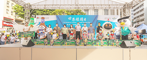 ◎ 旅遊局領導及嘉賓們與托盤比賽得獎者合照。