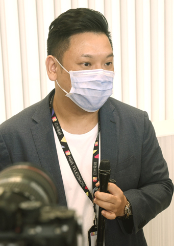 ◎ 昨日,《二0二0亞洲小姐競選》在香港舉行「炫美顯姿態」宣傳活動。圖為亞洲電視控股有限公司執行董事陳偉傑出席並接受媒體訪問。