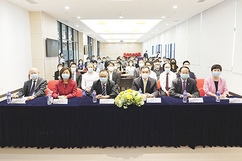 ◎ 澳門大學首屆EMBA課程開學。