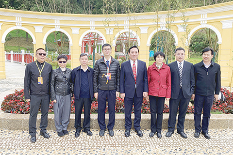 ◎ 市政管委會副主席羅志堅參觀澳門展園區。