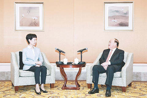 ◎ 行政長官賀一誠與中國國際貿易促進委員會會長高燕會面。