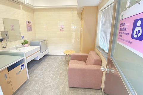 ◎ 燒灰爐公園優化工程增設母乳餵哺室。