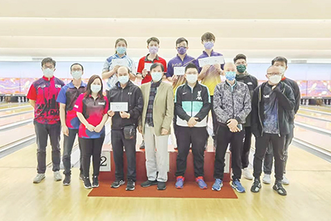 ◎ 保總為績優運動員頒獎。