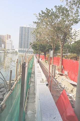 　◎ 筷子基北灣的新堤圍已完成但工程尚有大部份未完結。