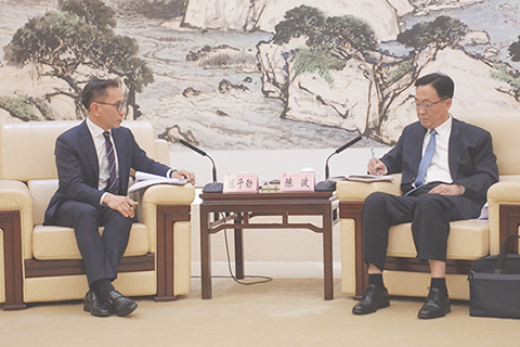 ◎ 廉政專員陳子勁與粵監察委員會副主任陳波會面。