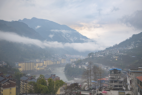 ◎ 三月七日拍攝的位於怒江兩岸的雲南省怒江傈僳族自治州福貢縣縣城。