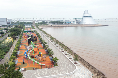 ◎ 四月二十八日,航拍澳門觀音像海濱休憩區。(香港中通社圖片)