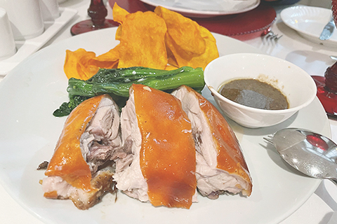 ◎ 葡式燒乳豬與中式的標準大不同。