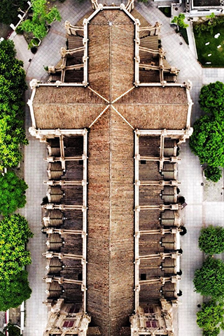 ◎ 空中看教堂成十字架形狀(網絡圖)