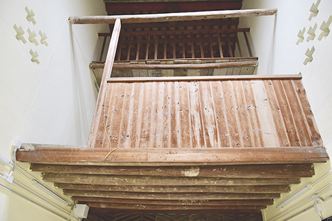 ◎ 羅家大屋內保留許多當年建築的特色。(香港中通社記者 許其皓攝)