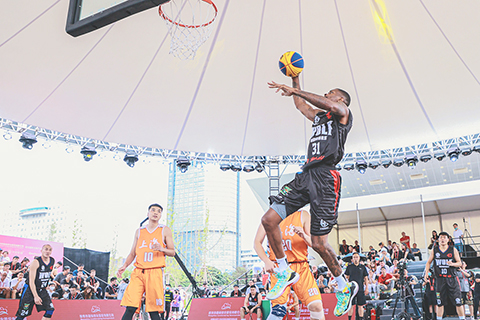 ◎ 黑衣澳門戰狼隊在四川擊敗上海隊。