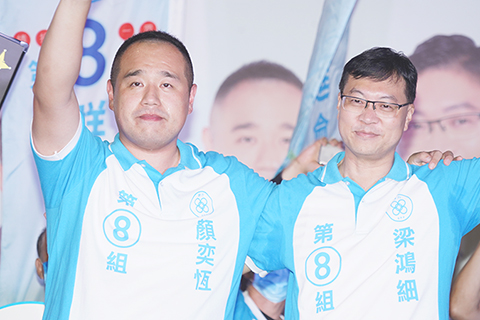 ◎ 兩候選人宣介政綱。