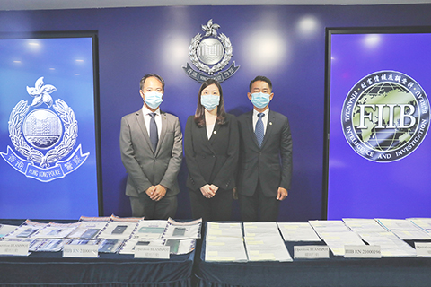 ◎ 九月八日,香港警方財富情報及調查科舉行記者會,簡介一個與內地執法部門聯合打擊洗黑錢的拘捕行動。香港警方聯同內地執法部門採取聯合行動,搗破一個跨境洗黑錢集團,涉及金額超過七億港元,合共拘捕二十二人。(香港中通社記者 謝光磊 攝)