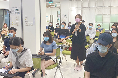 ◎ 參與分享會的青年踴躍發問。