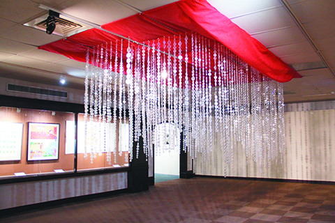 ◎ 立體類佛光獎為南天寺全體製作、逾5000個熱塑片串成的〈夢幻泡影──《金剛經》〉。圖╱人間社記者李生鳳