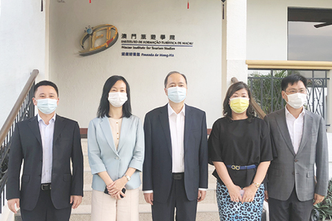 ◎ 中聯辦副主任鄭新聰訪旅院。