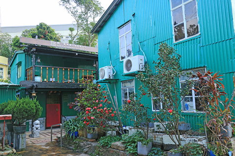 村民屋前的小花園。