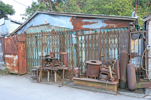 昔日船廠配套業鑄鐵。