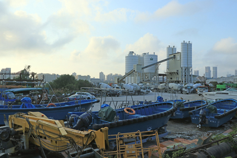 荔枝碗的鄰居水泥廠。