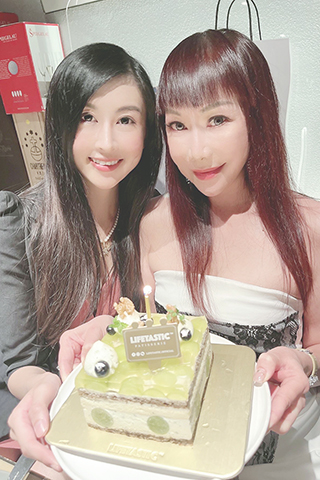 ◎ 趙哲妤與傅淖鈴趁生日聚會。