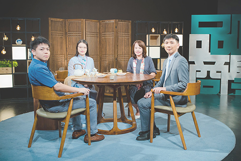 ◎ 《品味商學》嘉賓余健南(左一)、高文貞(左二)及許寧(右)分享澳門茗茶行業市場擴展情況。