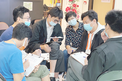 ◎ 青年建言平台參與者交流討論。