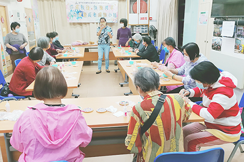 ◎ 街總黑沙環社區服務中心辦睦鄰友愛長者關懷小組。