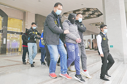 ◎ 一名的士司機及三名菲籍澳人涉販毒、吸毒被拘。