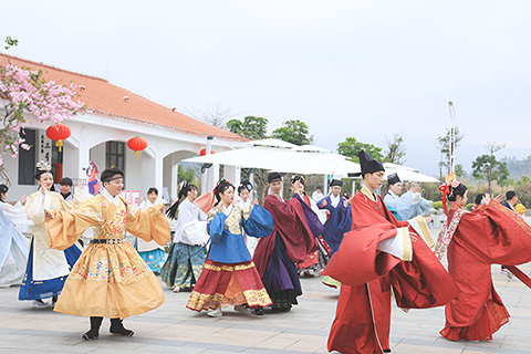 ◎ 珠海漢服愛好者最大社群——淇樾漢服團隊現場展示。