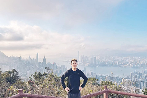 ◎ 藍奕邦經歷人生第一針。