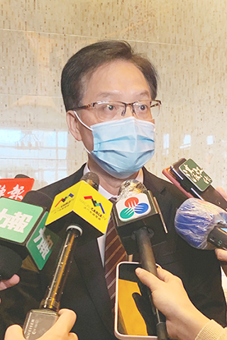 　◎ 培正校長高錦輝稱有四成家長願讓子女接種疫苗。