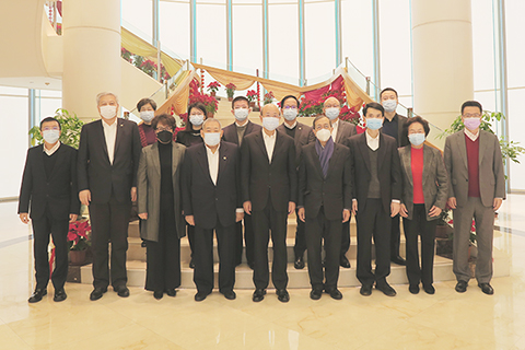 ◎ 劉顯法特派員與中總一行合照。