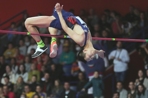 ◎ 三月二十日,韓國選手禹相赫在男子跳高決賽中,他以兩米三四的成績奪得該項目冠軍。在塞爾維亞貝爾格萊德舉行的二0二二年室內田徑世錦賽進入第三個比賽日。(新華社記者 鄭煥松 攝)