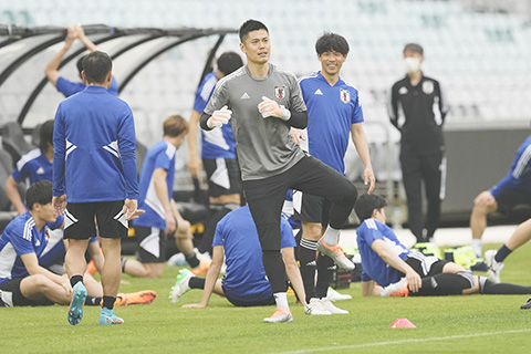 ◎ 日本國足昨日在悉尼備戰,今午五時十分將在世盃預賽出鬥澳洲。(美聯社)