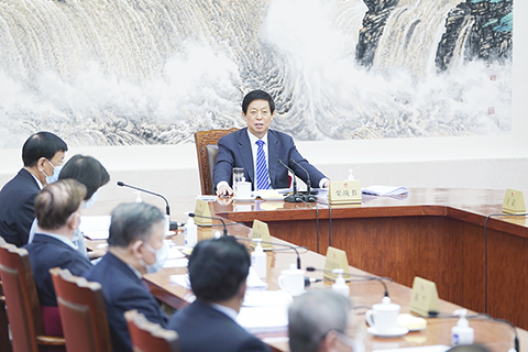 ◎ 四月十一日,十三屆全國人大常委會第一百一十四次委員長會議在北京人民大會堂舉行,栗戰書委員長主持。(新華社記者 張領 攝)