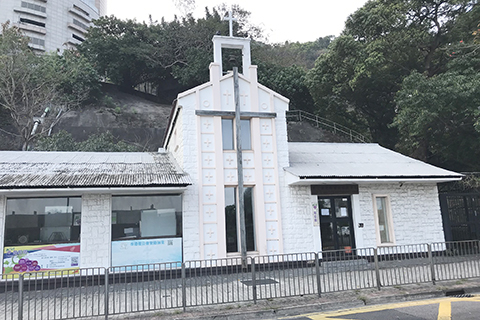 山坡下有間教堂