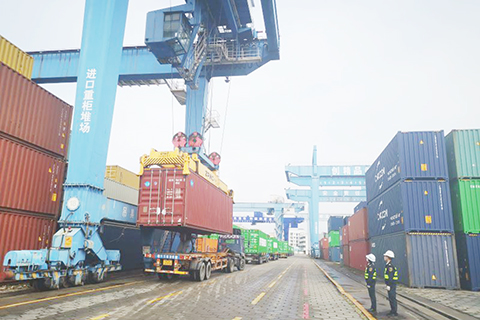 ◎ 中山片區海關出台二十一條便利化措施促外貿保穩提質。