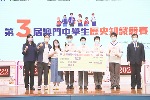 ◎ 初中組冠冠(澳門浸信中學)小生愛歷史。