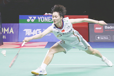 ◎ 陳雨菲女單坐亞望冠。(新華社)