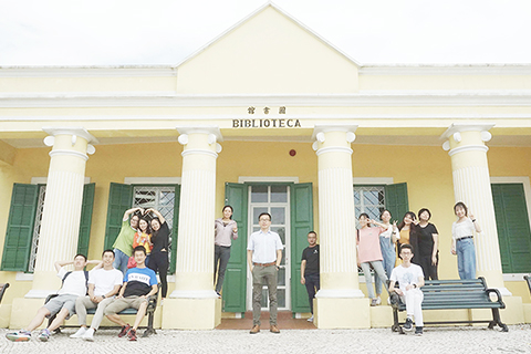 ◎ 王瑞兵(中) 和研究團隊。